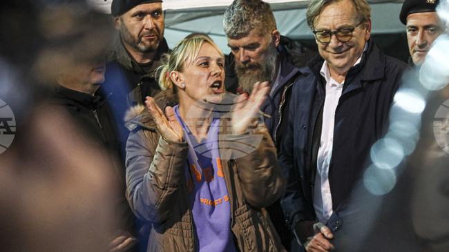 Диана Хърка прекрати гладна си стачка, но призова всички протестиращи в Сърбия за общи действия