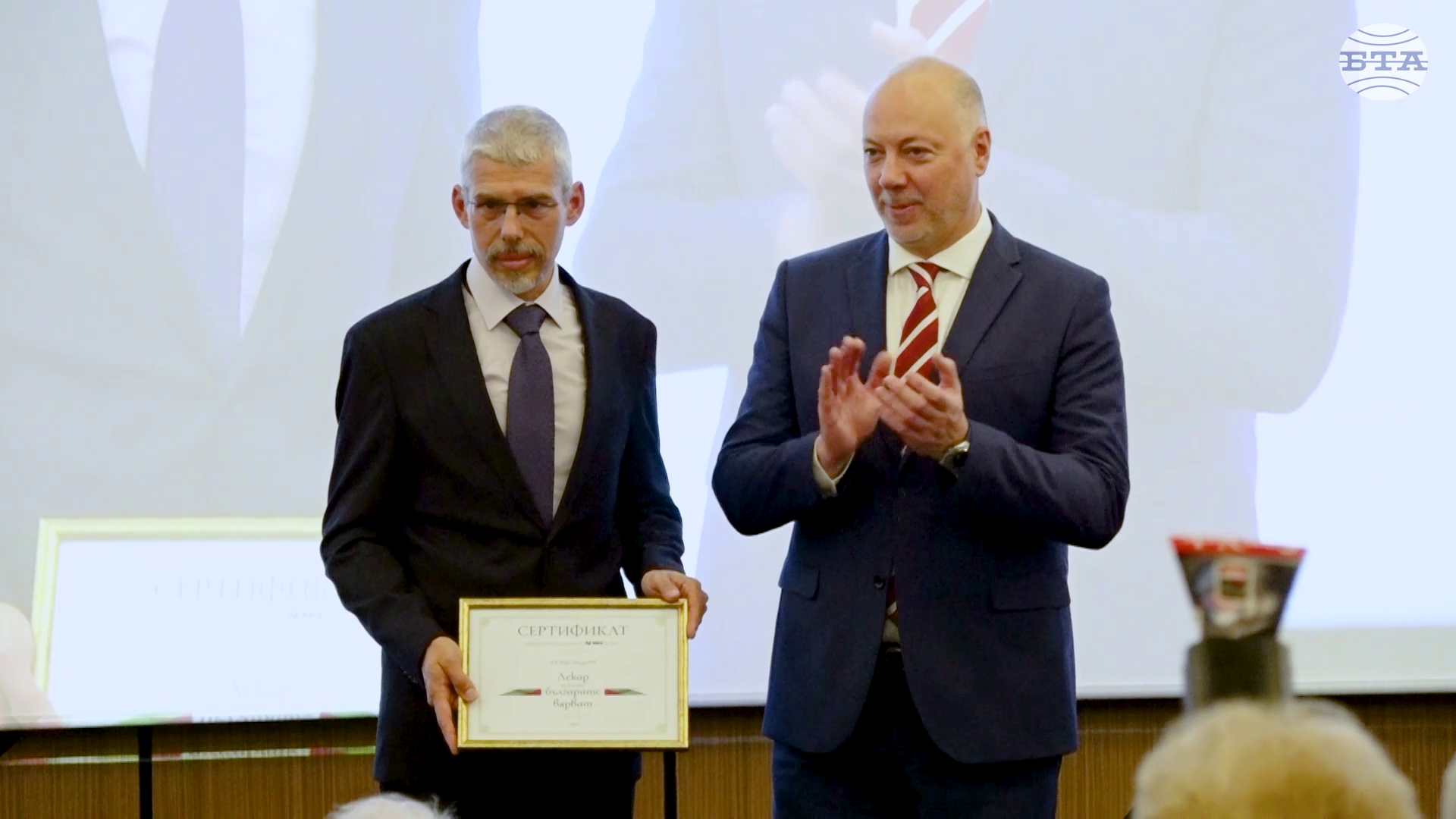 Колкото и да са значими политическите решения, нищо не е възможно без хората, без лекарите, каза премиерът Росен Желязков