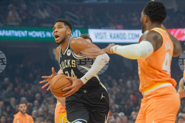 Янис Адетокумбо ще отсъства за неопределен период за Милуоки Бъкс