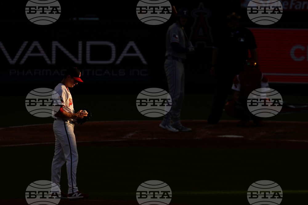 Hendricks Retiring Baseball