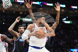 Knicks Heat Basketball