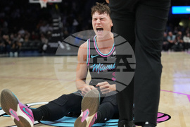 Knicks Heat Basketball