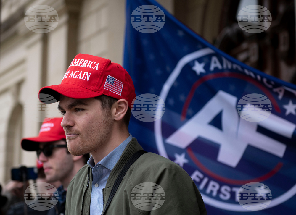 Как крайнодесният инфлуенсър Ник Фуентес предизвика вътрешен конфликт в Републиканската партия в САЩ