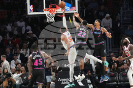 Knicks Heat Basketball