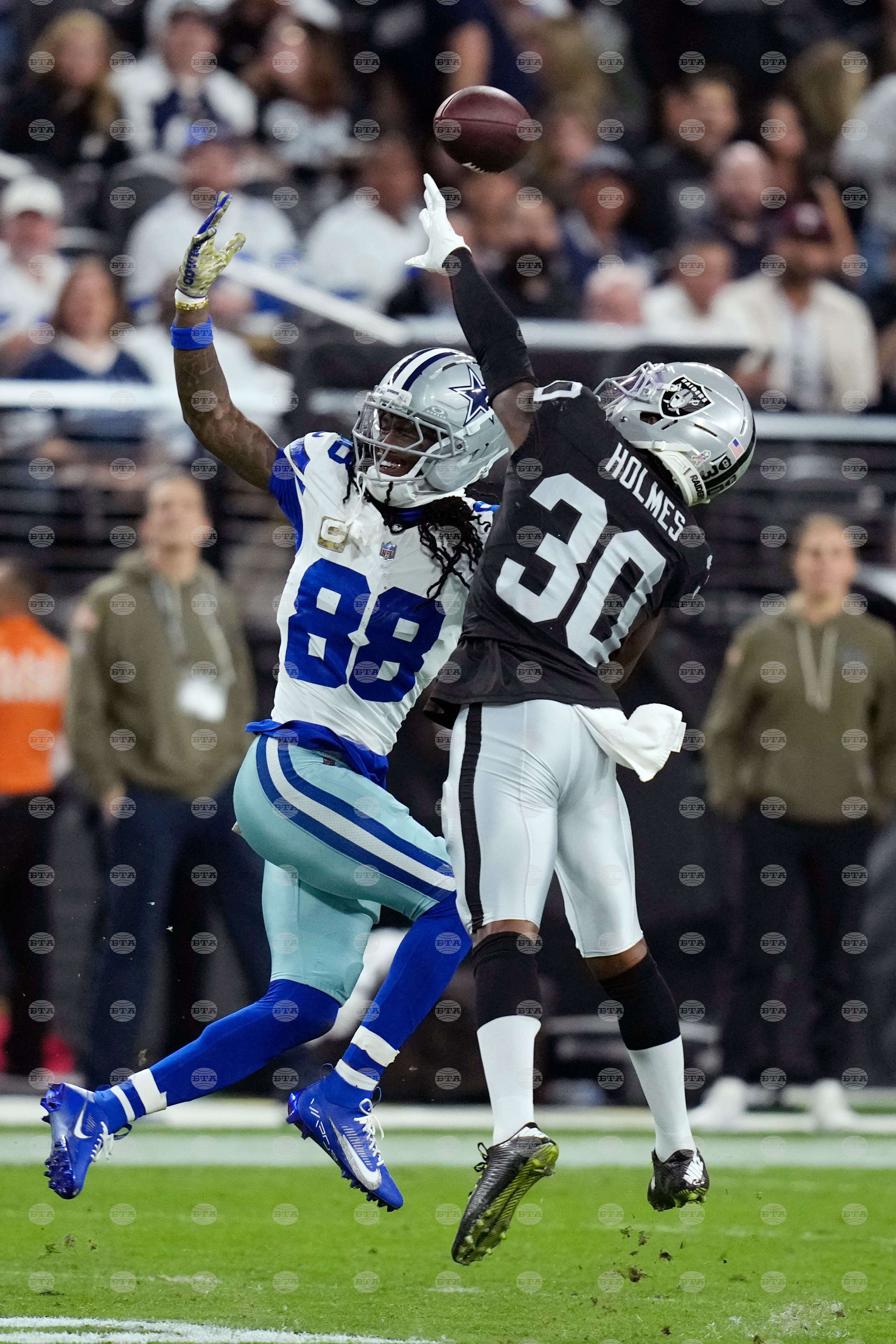 Cowboys Raiders Football