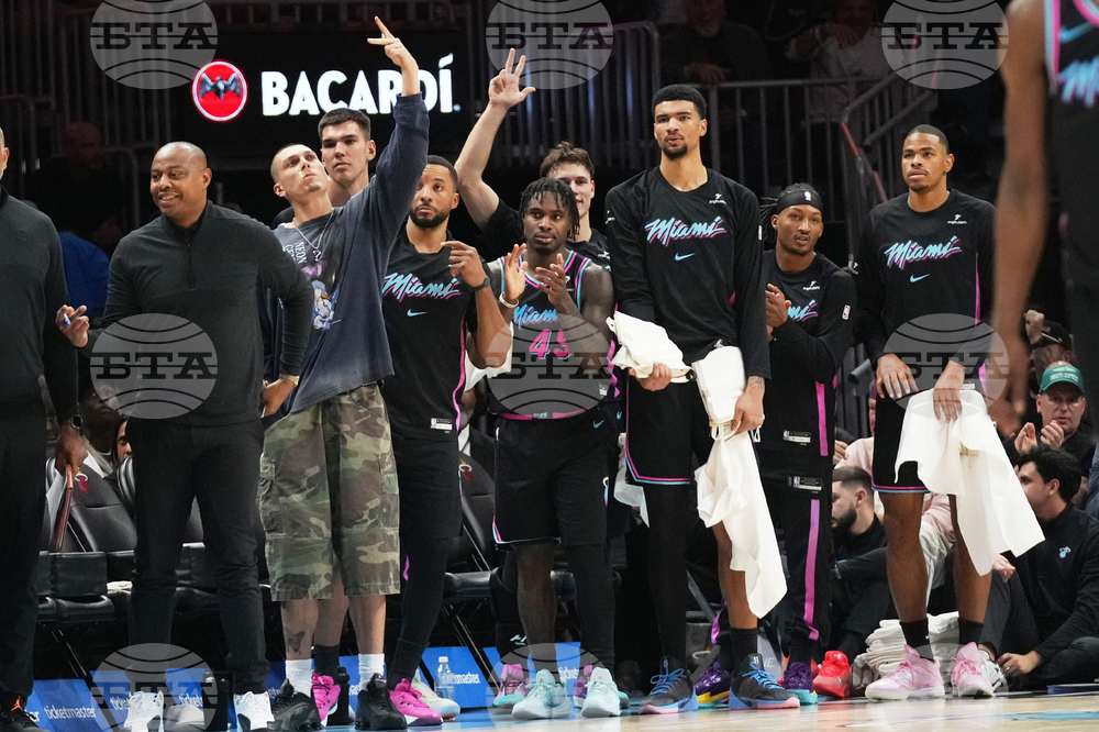 Knicks Heat Basketball