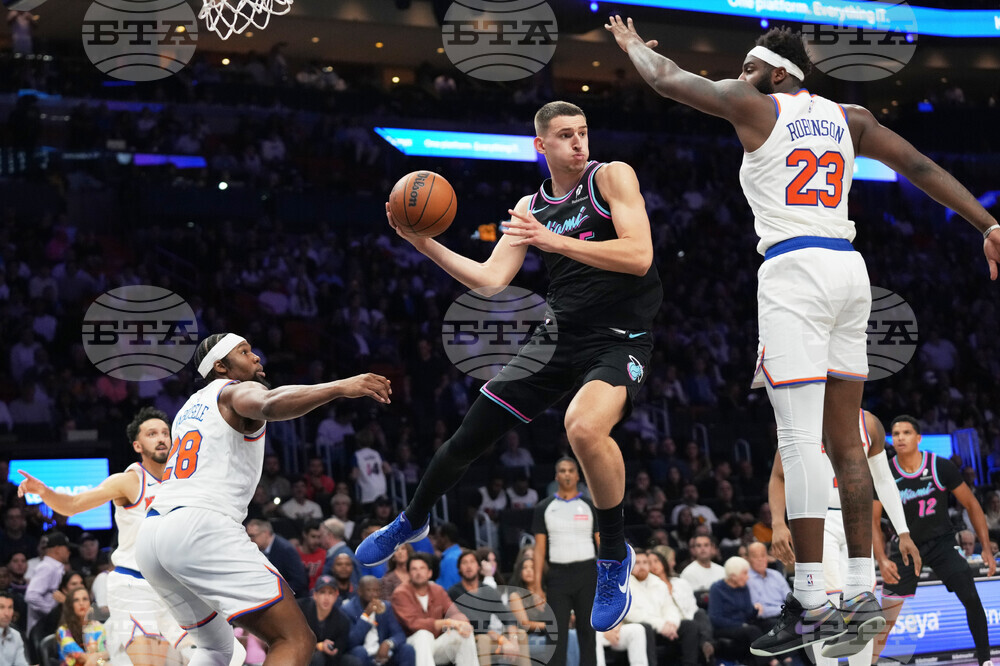 Knicks Heat Basketball