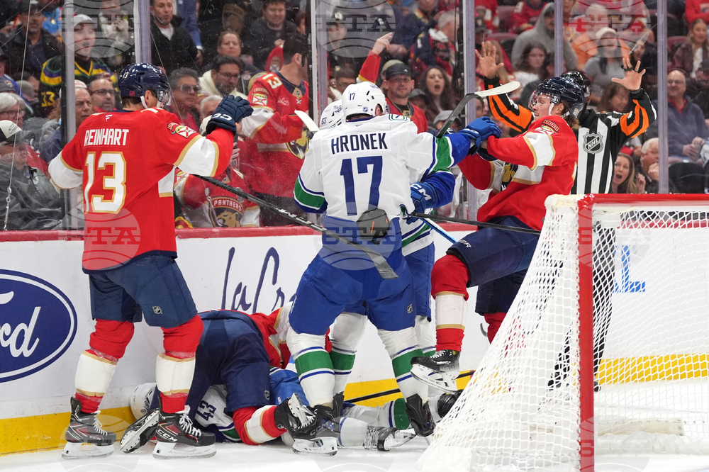 Canucks Panthers Hockey