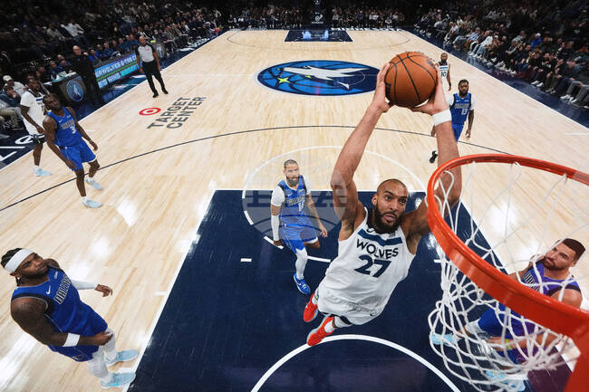 APTOPIX Mavericks Timberwolves Basketball