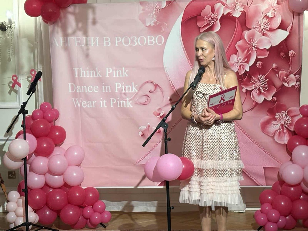 Над 150 души се включиха в благотворителен коктейл в подкрепа на жените с рак на гърдата, състоял се в Посолството на България в Лондон