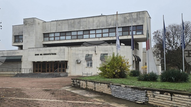 Захари Бахаров представя в Козлодуй постановката „Чамкория“