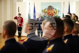 Румен Радев - военнослужещи - награждаване