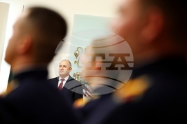 Румен Радев - военнослужещи - награждаване