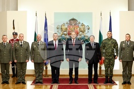 Румен Радев - военнослужещи - награждаване