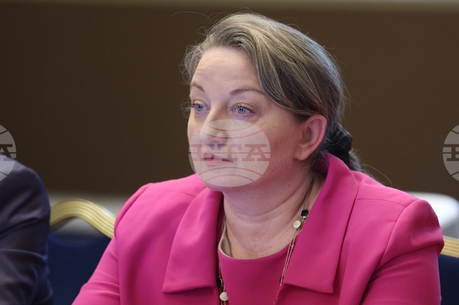 Parliamentary Social Policy Committee Expects Minister to Propose Financial Support Measures Before Easter and Christmas