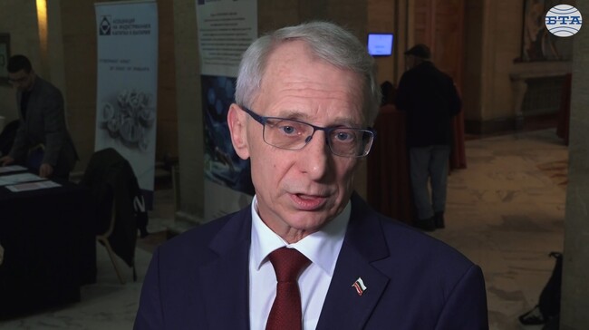 Има възможност да се промени бюджетът и да се намалят разходите по няколко позиции, каза Николай Денков