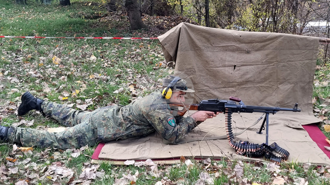 Снайперова пушка „Драгунов“, автомат „Калашников“, гранатомет и модерна високопроходима техника показват в 101-ви Алпийски полк в Смолян