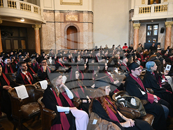 Общо 260 бакалаври от випуска за 2025 г. на Философския факултет на Софийския университет получиха дипломите си висше образование. Снимка: СУ