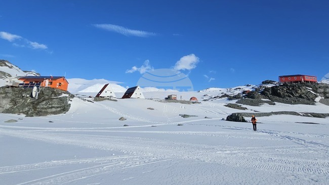 Българската антарктическа база „Св. Климент Охридски” на остров Ливингстън е отворена за 34-тия полярен сезон в южните ширини