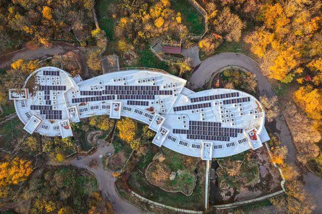 Зоопаркът в София има нова фотоволтаична централа с ефект за спестяване на въглеродни емисии колкото 7120 засадени дръвчета годишно