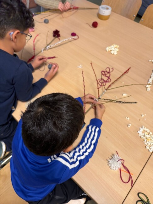 Децата от занималнята по български език и култура „Съботни занимавки“ в Лайпциг се запознаха с традицията на сурвакането 