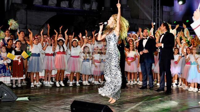 Деси Добрева събира над 500 изпълнители в един концерт