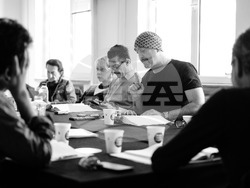 Репетиции на "Евридика" от Жан Ануи в театър „Българска армия“, снимка – театър  „Българска армия“/ Борис Урумов