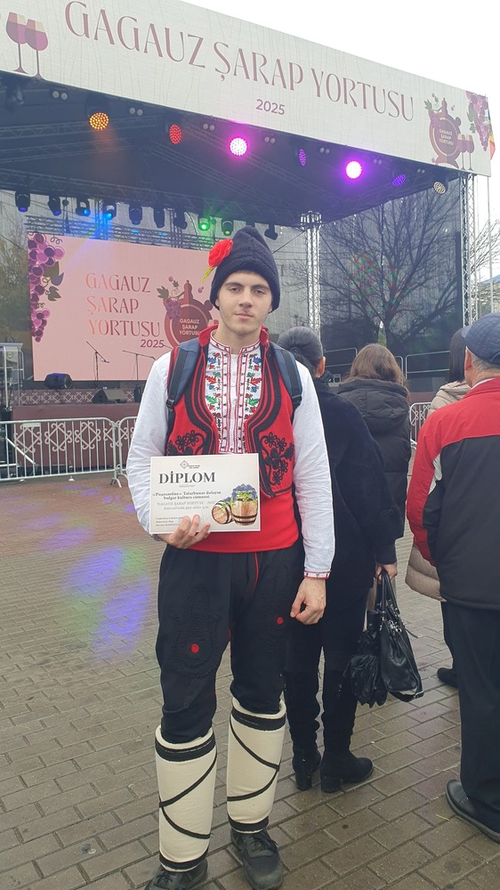 Бесарабски българин от Украйна представи българско гайдарско звучене на фестивала „Gagauz Wine Fest 2025“ в Молдова