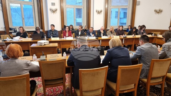 Парламентарната комисия по социална политика одобри на първо четене средствата за социалните разходи в бюджета за 2026 г.