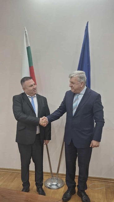 Кметът на Павел баня Иса Бесоолу и министърът на околната среда и водите Манол Генов обсъдиха текущи проекти в общината