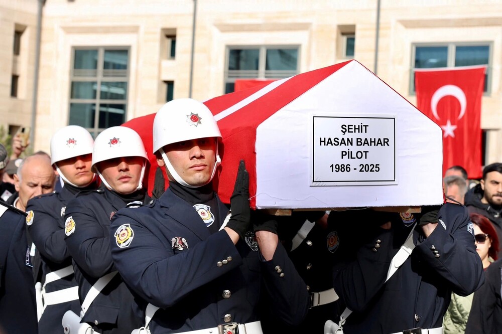 Погребаха загиналия в Хърватия турски пилот на самолет за гасене на пожари, който имаше и българско гражданство