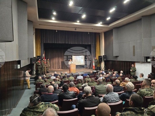 Тържествена церемония по повод 140-ата годишнина от Сръбско-българската война и празника на Сухопътните войски се състоя в Сливен