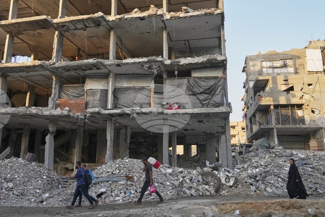 Най-малко 11 души бяха убити при израелски удари в ивицата Газа, съобщи Гражданската отбрана на анклава