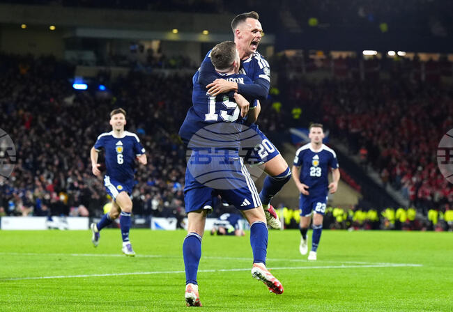 Шотландия ще играе за пръв път на световни футболни финали този век, Испания допусна грешка срещу Турция в последния си квалификационен мач