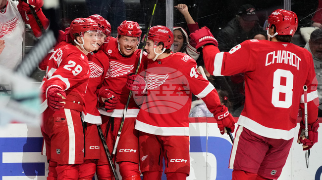 Нейт Даниелсън записа първите си точки в НХЛ и Детройт Ред Уингс победи Сиатъл Кракен