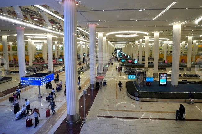 Един е бил убит при „инцидент“ на летището в Абу Даби, има ранени при ирански ракетни удари по летищата в Дубай и Катар