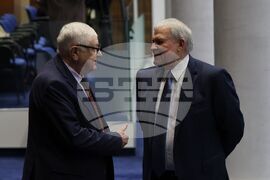 Парламент - пленарно заседание