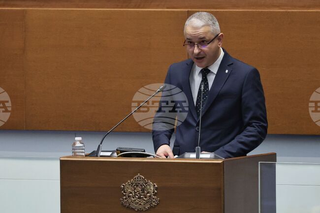 Vazrazhdane Calls for Ban on Using Private Information Systems in Public Schools