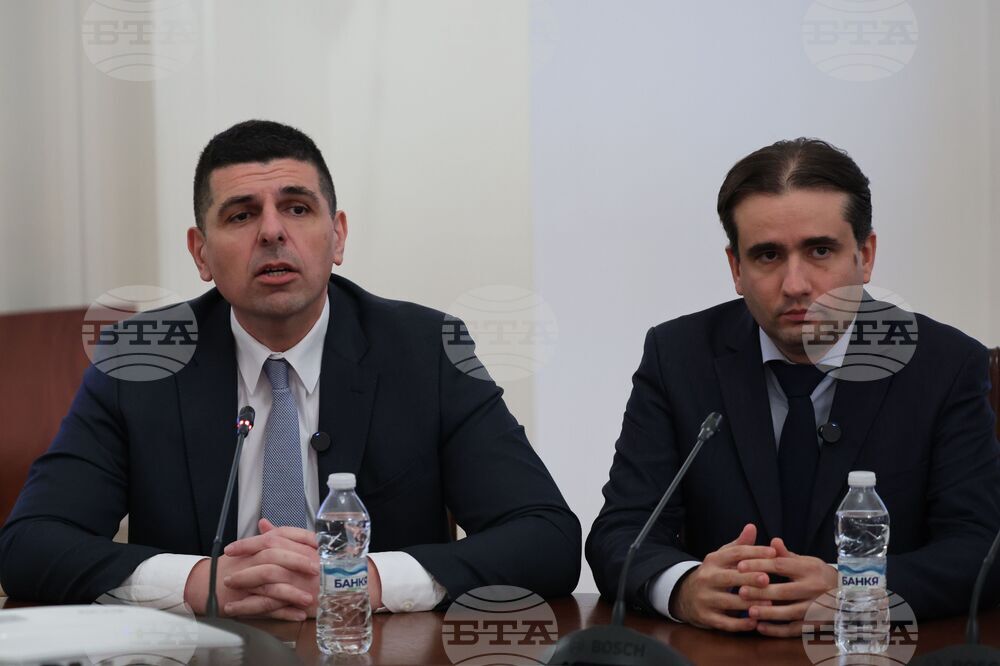 Най-скандалните неща в бюджета само са отложени, смятат от "Да, България" 