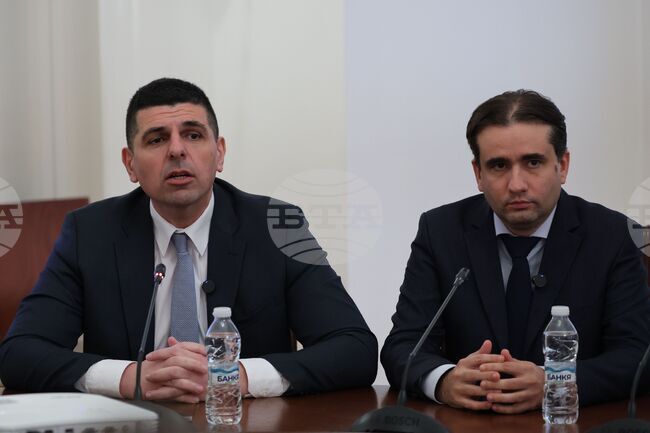 Най-скандалните неща в бюджета само са отложени, смятат от "Да, България" 