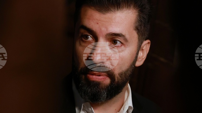 Абсурдно е Никола Барбутов и Благомир Коцев да бъдат затворени в карцера на Софийския затвор, каза Кирил Петков