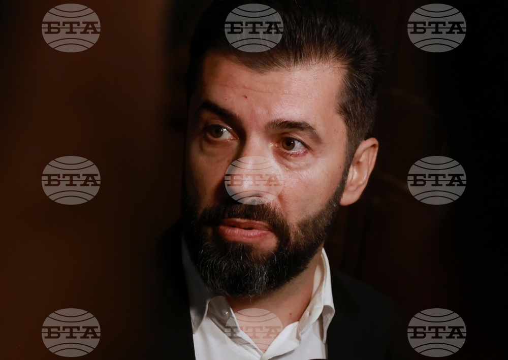 Абсурдно е Никола Барбутов и Благомир Коцев да бъдат затворени в карцера на Софийския затвор, каза Кирил Петков