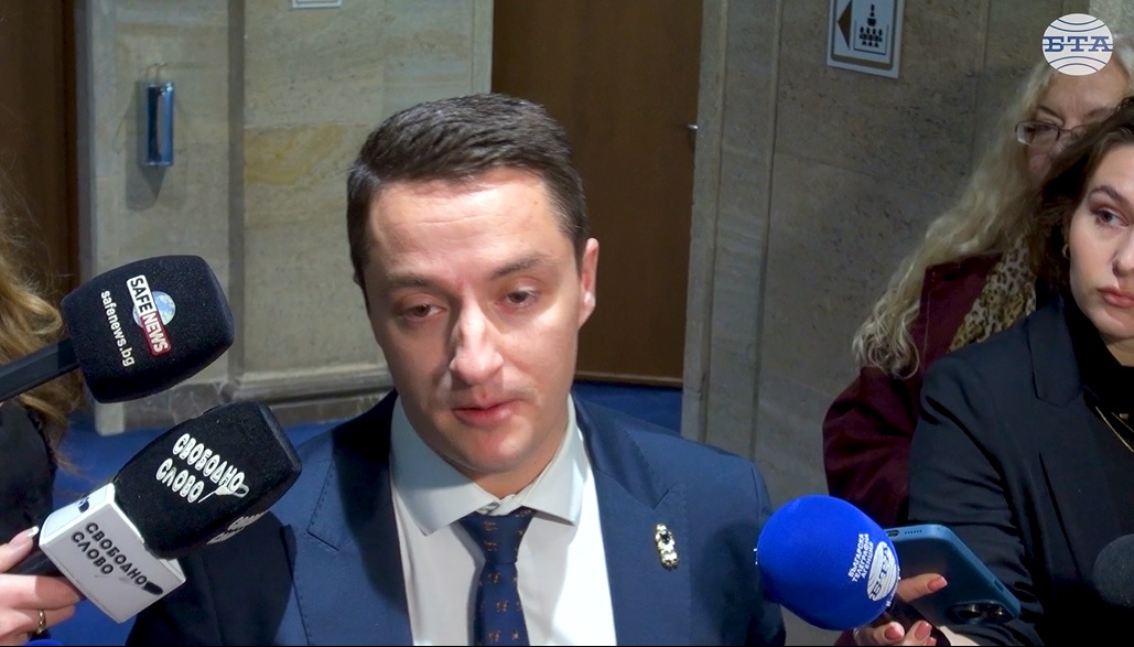 Решението на Наталия Киселова беше правилно за България, каза Явор Божанков от ПП-ДБ