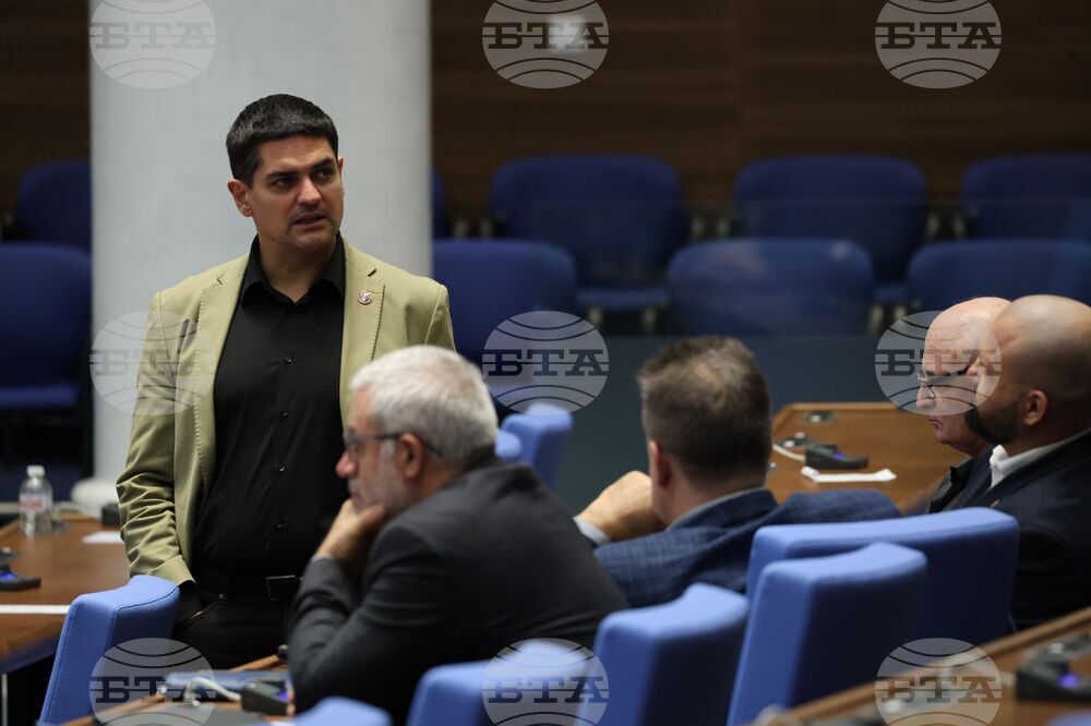 Only Way Out Is for Government to Resign, Says MECh Leader Vasilev