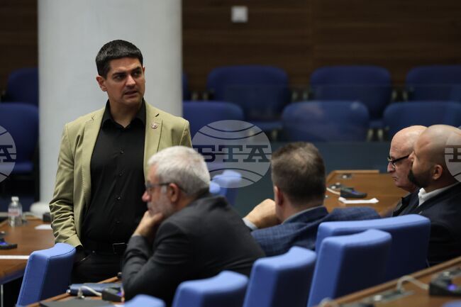 Only Way Out Is for Government to Resign, Says MECh Leader Vasilev