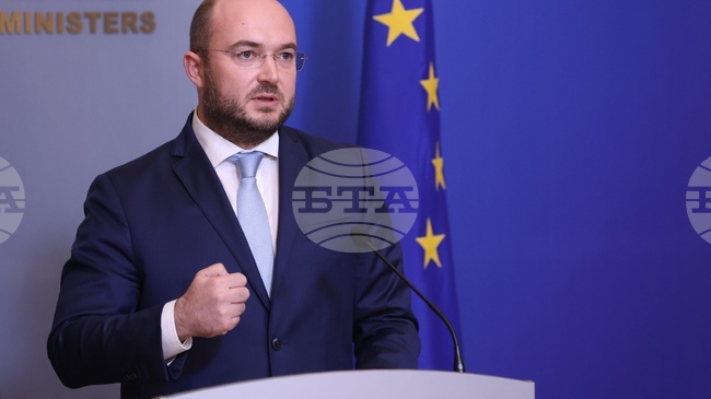 Петима надзиратели от ареста към затвора във Варна са задържани, съобщи министър Георги Георгиев 