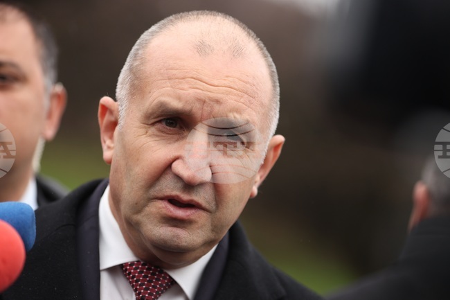 Румен Радев: Решението на КС за отклоненото от председателя на парламента предложение за референдум е победа на правото над произвола на политическата класа