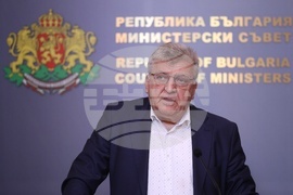 Министерски съвет - Манол Генов - брифинг