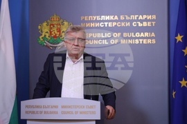 Министерски съвет - Манол Генов - брифинг