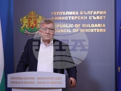 Министерски съвет - Манол Генов - брифинг